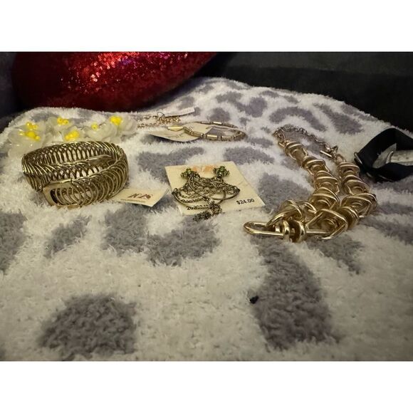 2028,whbm,talbots universal threads boho jewerly lot - Picture 4 of 4